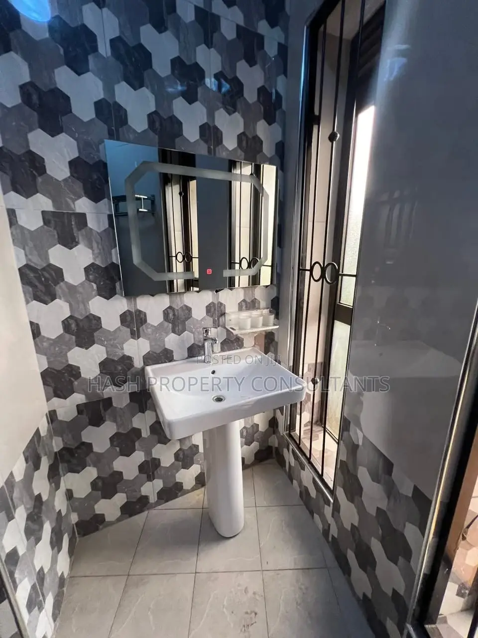 3bdrm Apartment in Lubowa, Central Division for rent