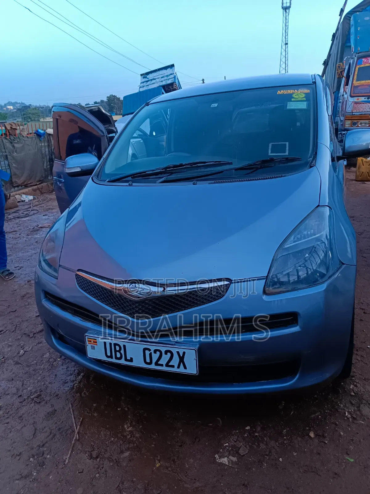 Toyota Ractis 2012 Gray