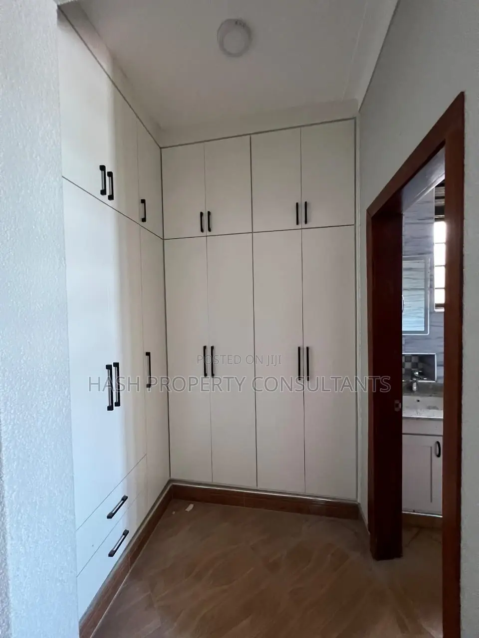 3bdrm Apartment in Muyunyo, Central Division for rent