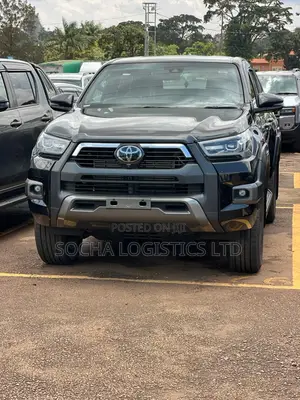 New Toyota Hilux 2023 Black