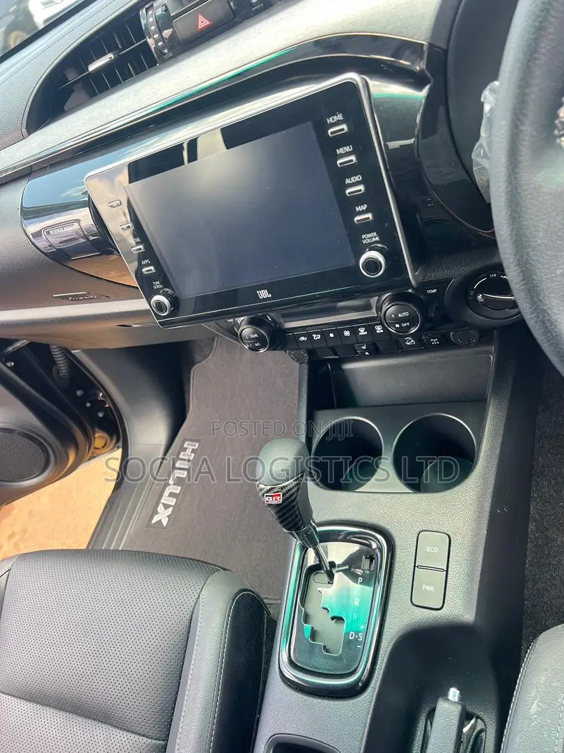 New Toyota Hilux 2023 Black