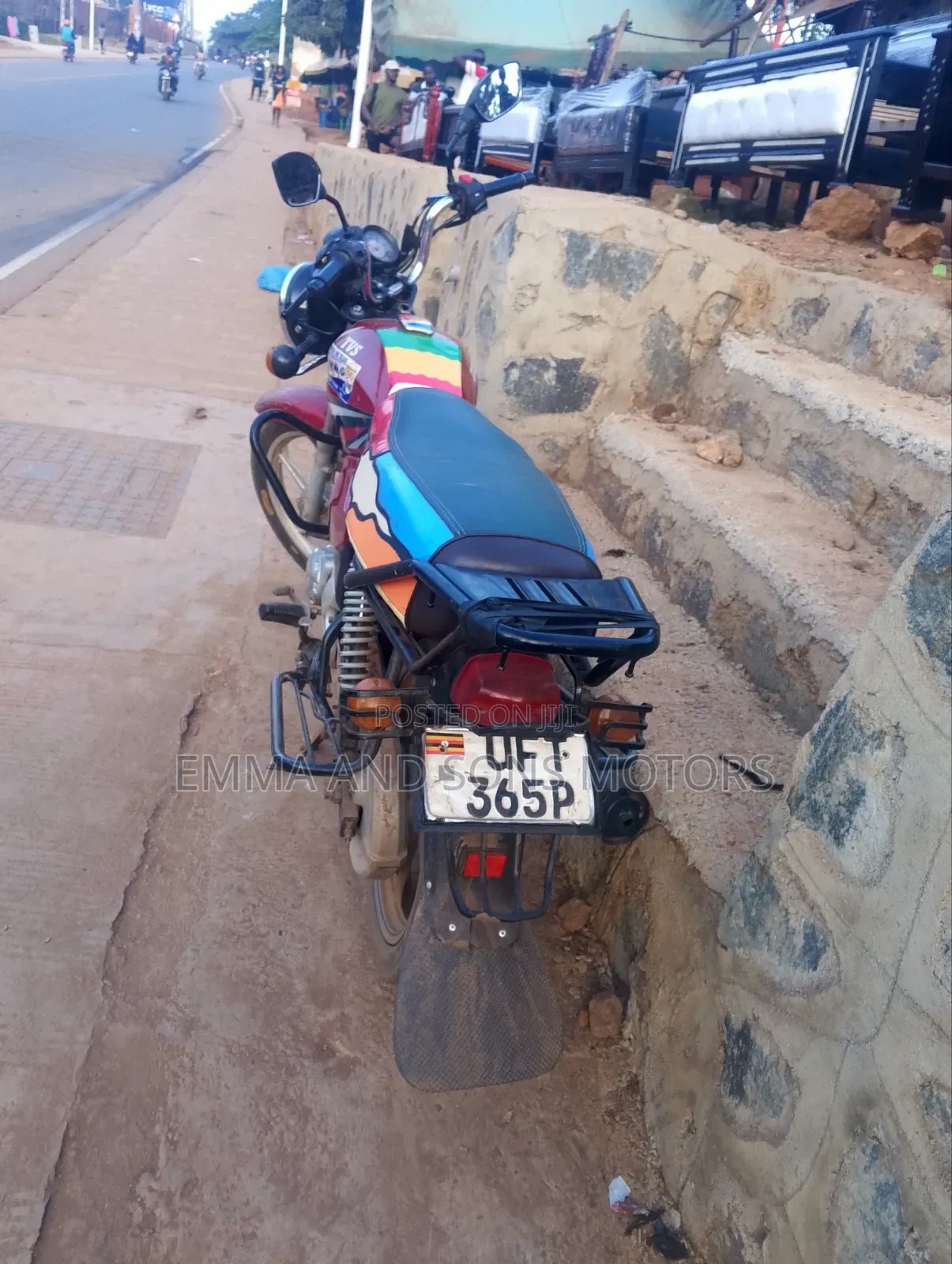 TVS HLX 125 2023 Red