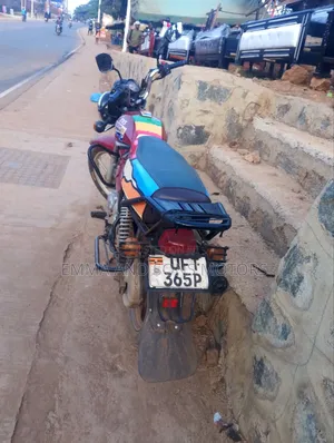 TVS HLX 125 2023 Red