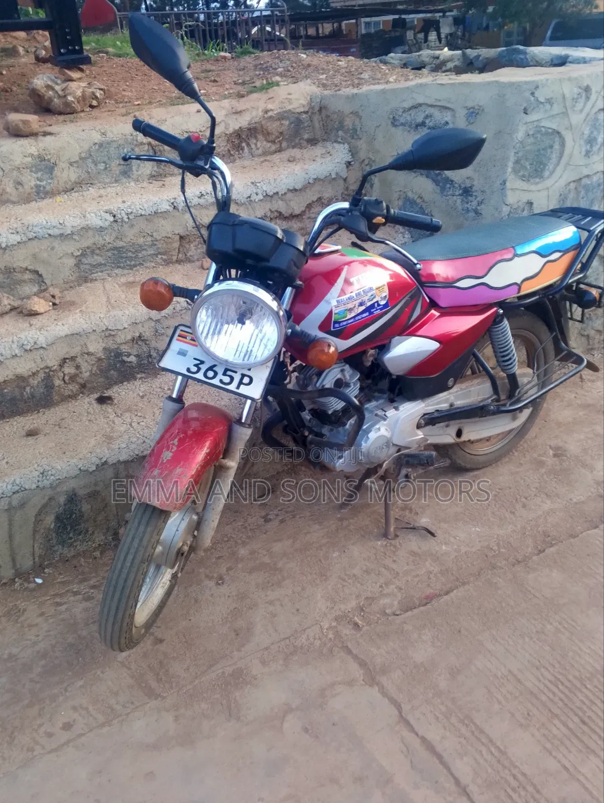 TVS HLX 125 2023 Red
