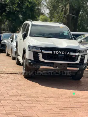 Toyota Land Cruiser Prado 2024 White