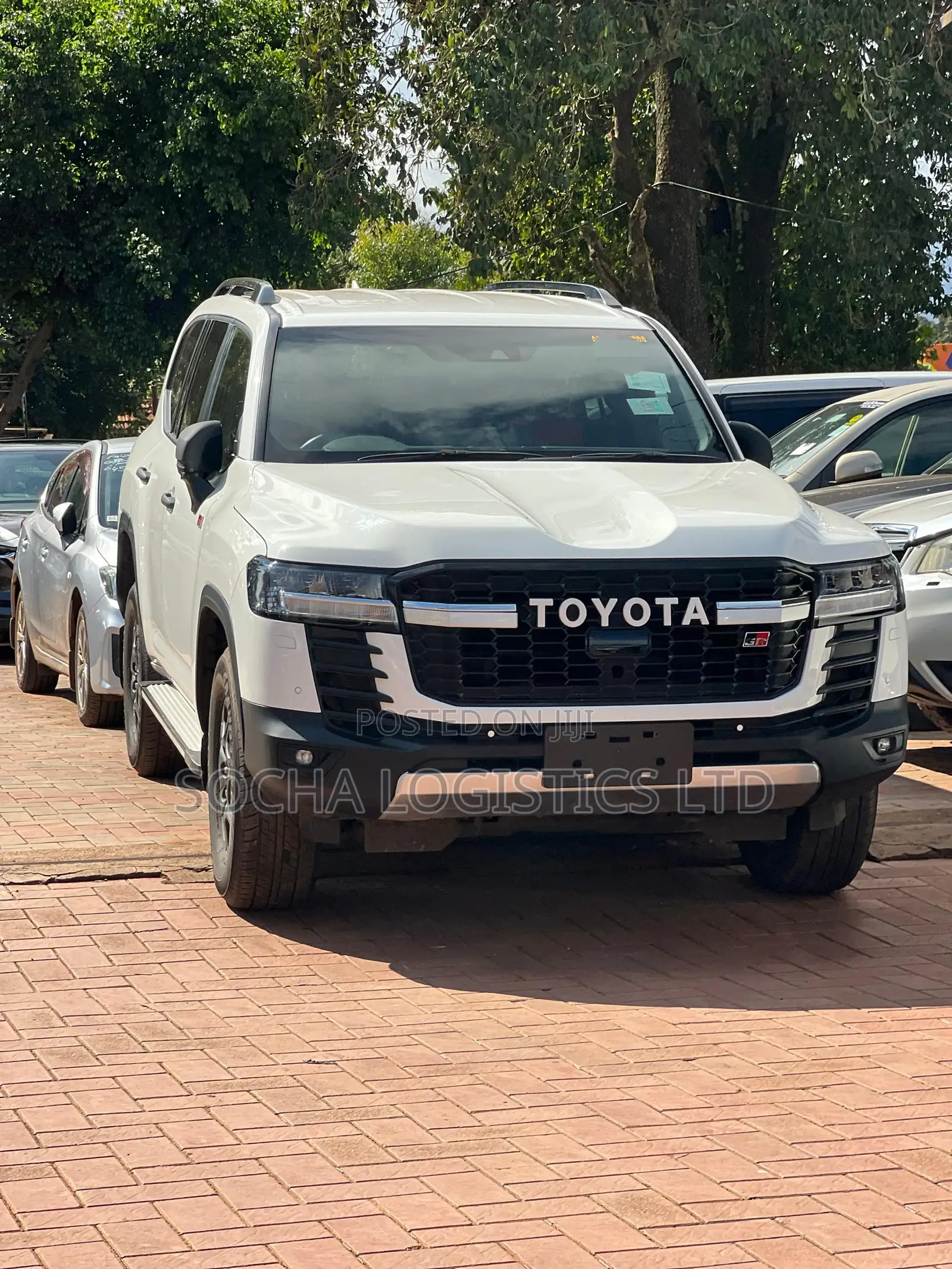 Toyota Land Cruiser Prado 2024 White