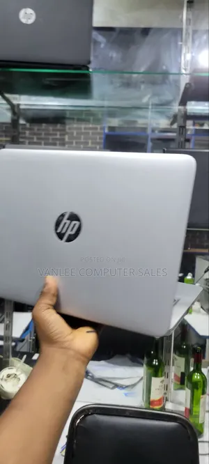 Laptop HP EliteBook 820 G4 8GB Intel Core i5 HDD+SSD 250GB