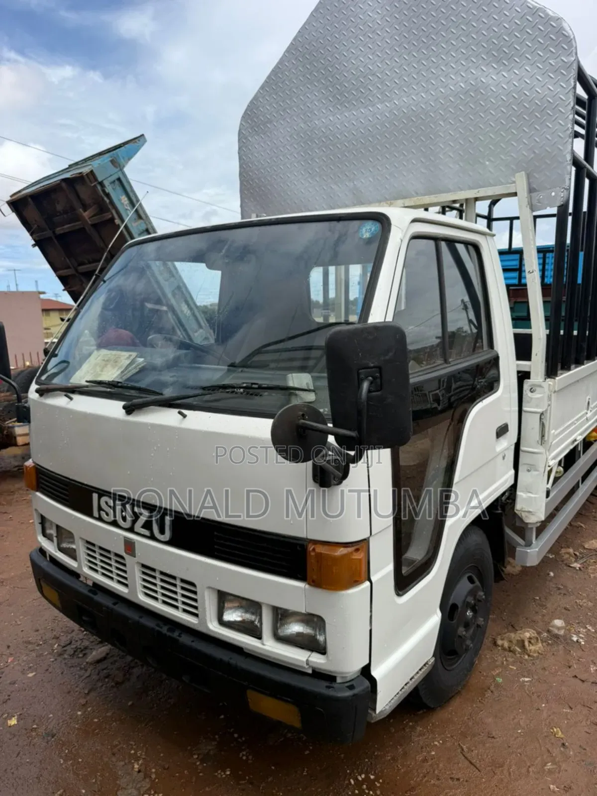 Isuzu Elf Long 2009 White