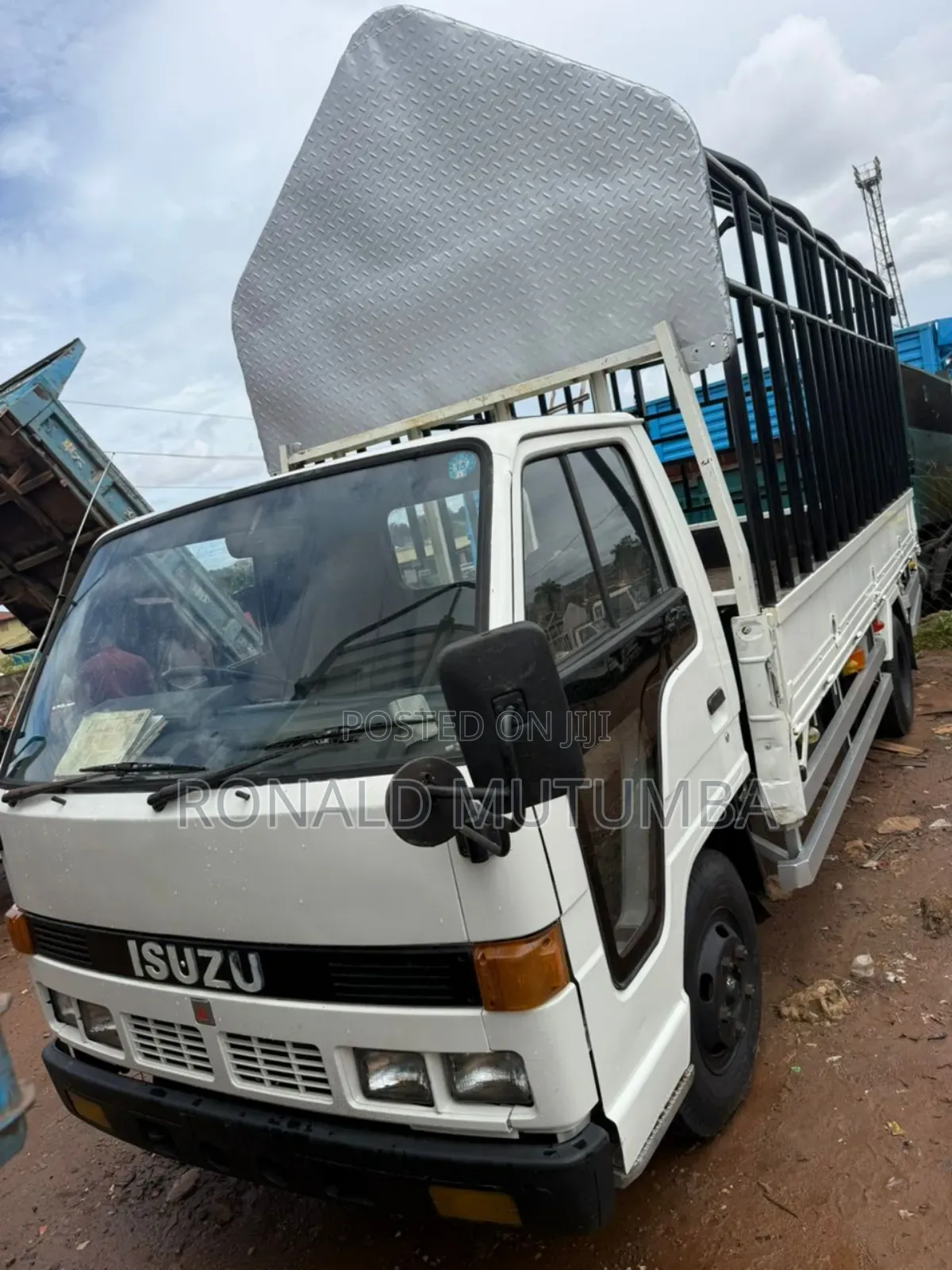Isuzu Elf Long 2009 White