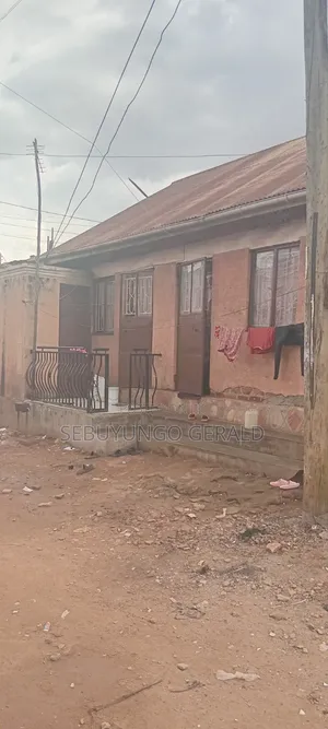 2bdrm House in Kigobe, Rubaga for sale