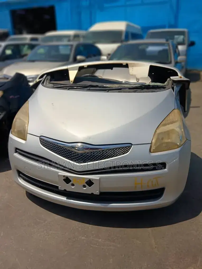 Toyota Ractis Complete Half Cut