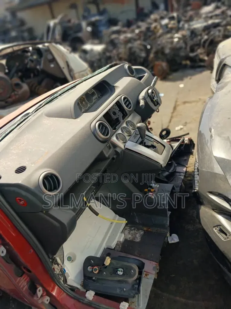 Toyota Rumion Complete Half Cut