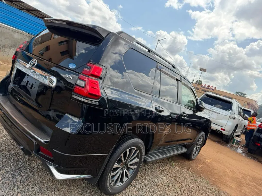 Toyota Land Cruiser Prado 2.7 2018 Black
