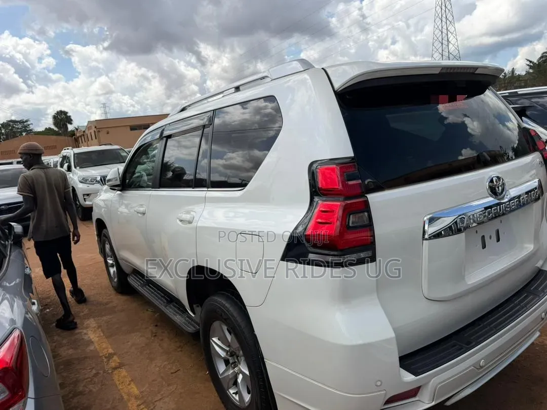 Toyota Land Cruiser Prado 2.7 2018 White