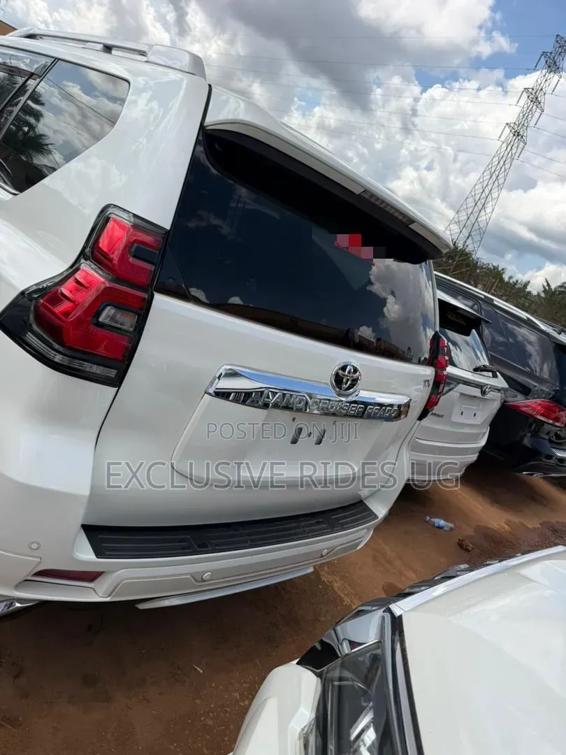 Toyota Land Cruiser Prado 2.7 2018 White