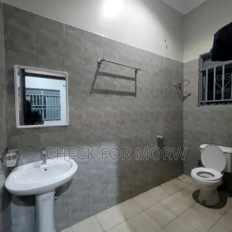 5bdrm Duplex in Muyenga, Makindye for rent