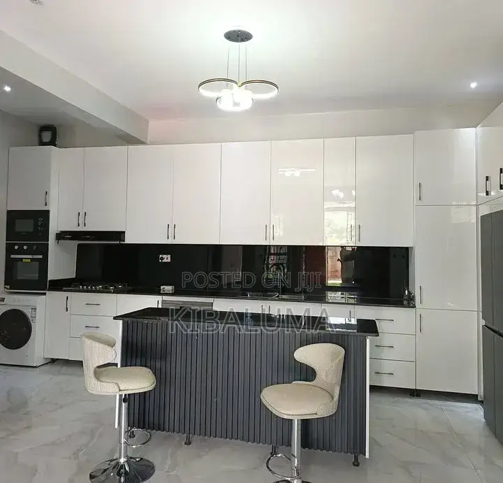 5bdrm Apartment in Gabba Road, Makindye for rent