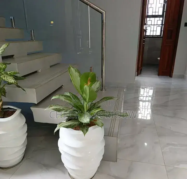 5bdrm Apartment in Gabba Road, Makindye for rent