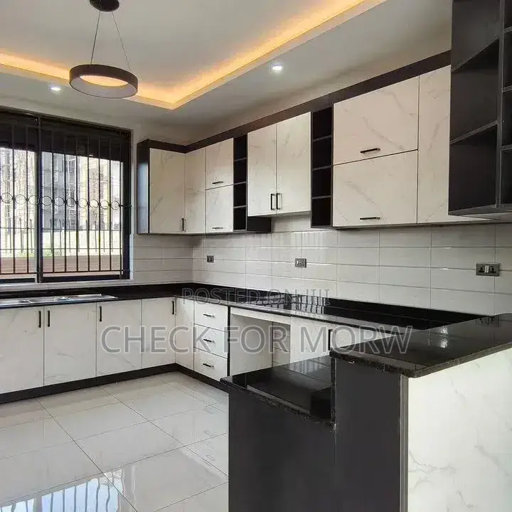 5bdrm Duplex in Kansanga, Makindye for rent
