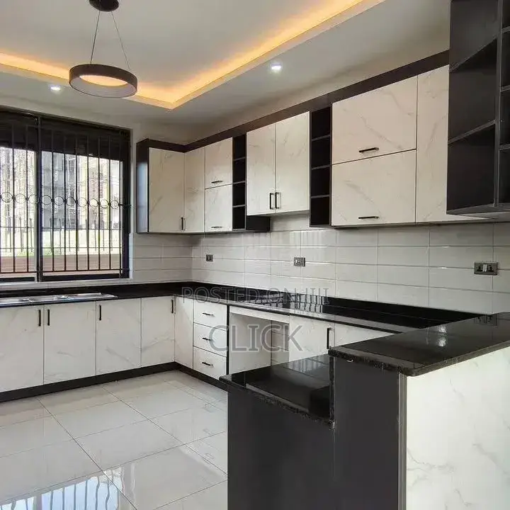 5bdrm Duplex in Kansanga, Makindye for rent