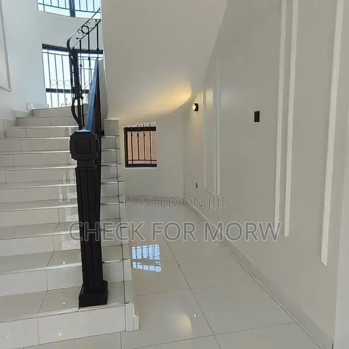 5bdrm Duplex in Kansanga, Makindye for rent