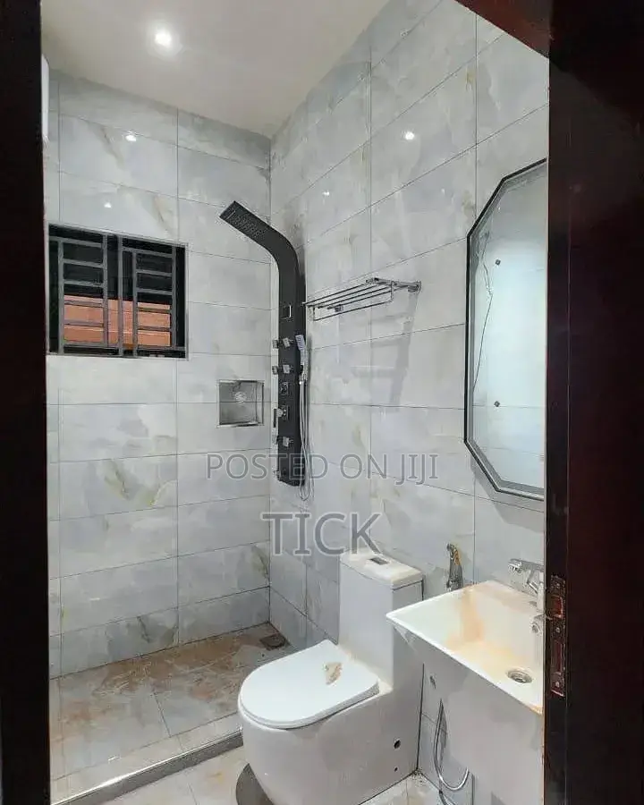 4bdrm Apartment in Gabba Road, Makindye for rent