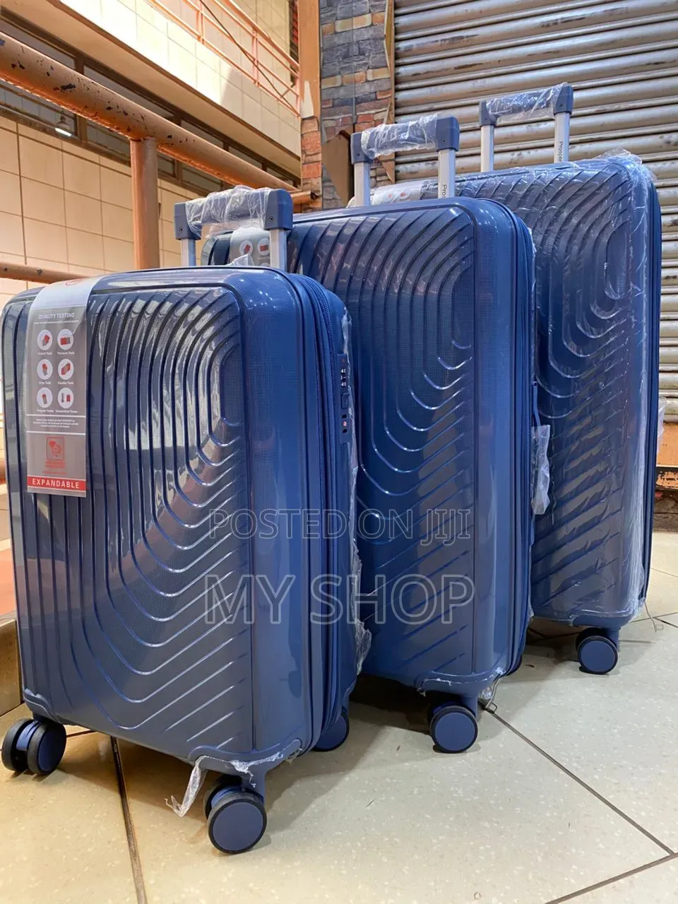 Strong Rolling Suitcase Set – 4pcs for Travel Adventures