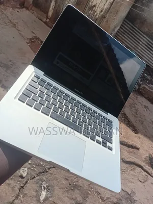 Laptop Apple MacBook 2012 4GB Intel Core 3 HDD+SSD 500GB