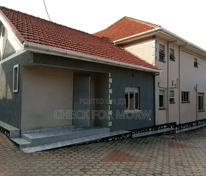 5bdrm Duplex in Muyenga, Makindye for rent