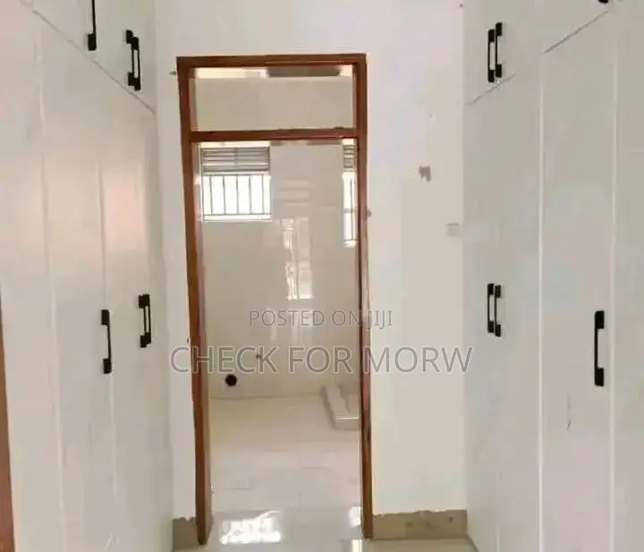 5bdrm Duplex in Muyenga, Makindye for rent