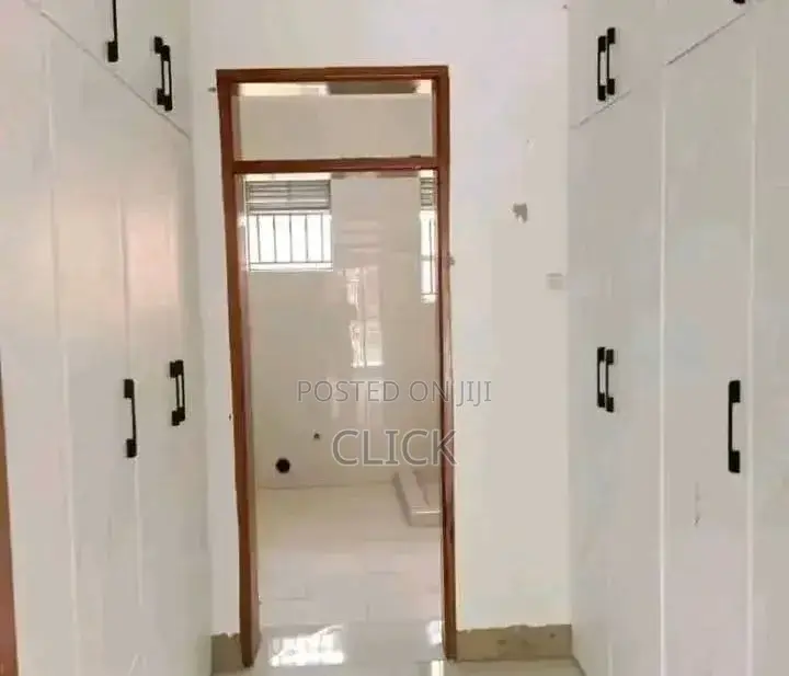 5bdrm Duplex in Muyenga, Makindye for rent