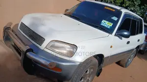 Toyota RAV4 Automatic 2000 White
