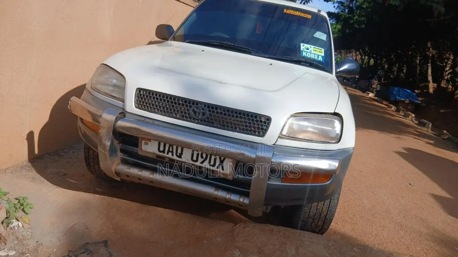 Toyota RAV4 Automatic 2000 White