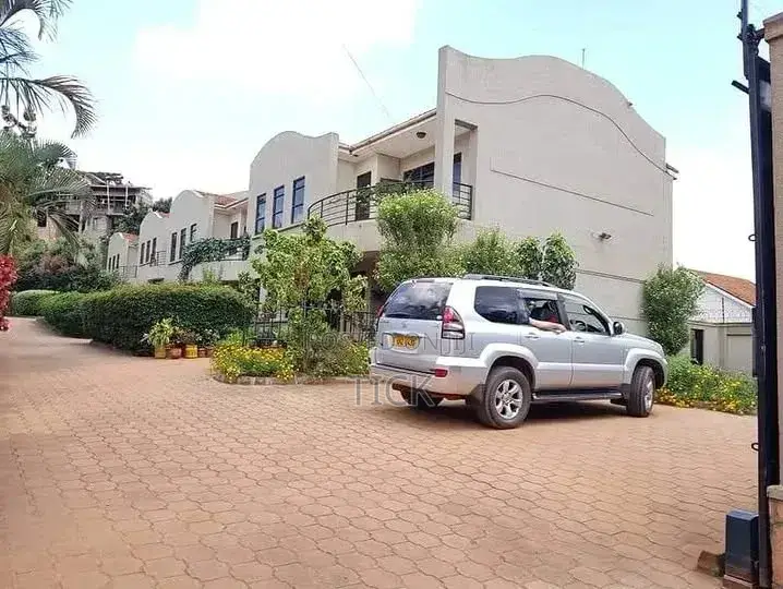 3bdrm Apartment in Muyenga, Makindye for rent