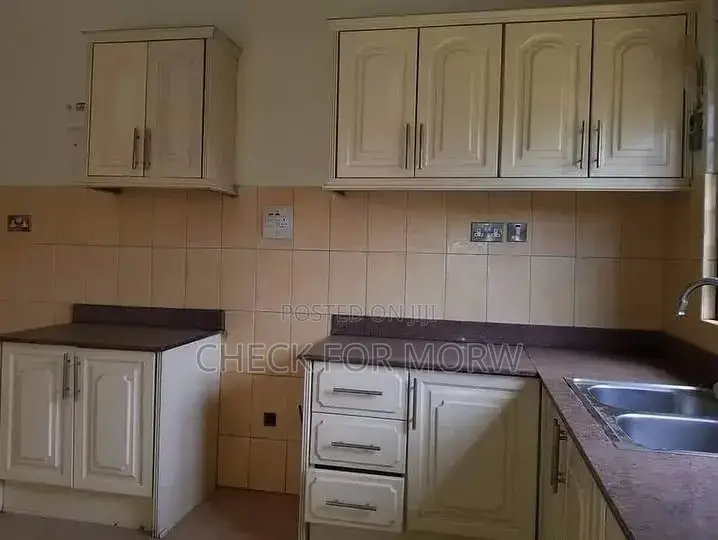 3bdrm Apartment in Muyenga, Makindye for rent