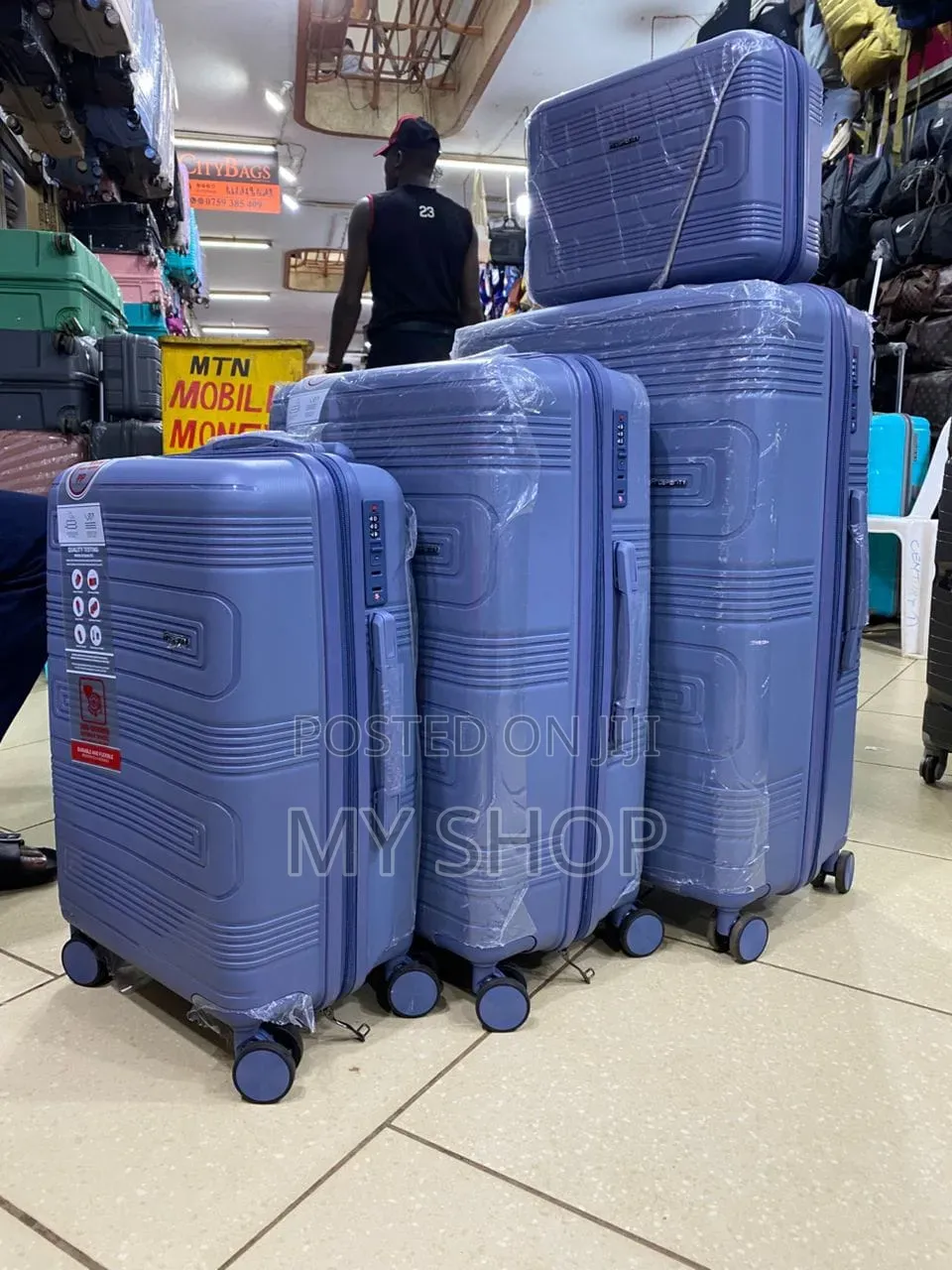 Family Travel Suitcases 4pcs – Spacious Holiday Luggage Set