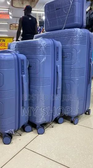Family Travel Suitcases 4pcs – Spacious Holiday Luggage Set