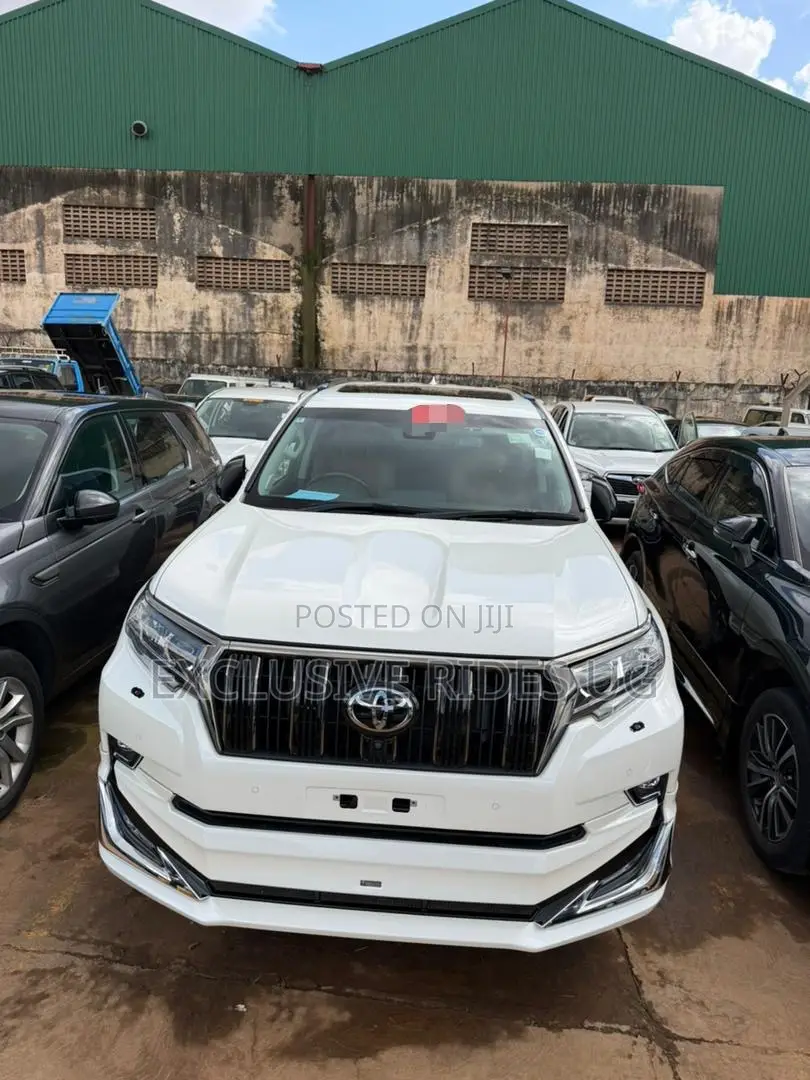 Toyota Land Cruiser Prado 2.8 2023 White
