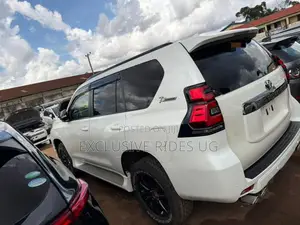 Toyota Land Cruiser Prado 2.8 2023 White