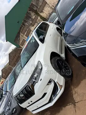 Toyota Land Cruiser Prado 2.8 2023 White