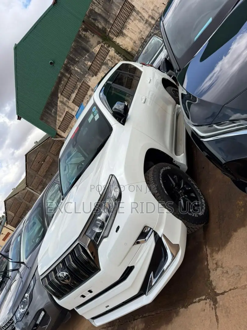 Toyota Land Cruiser Prado 2.8 2023 White