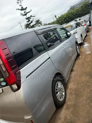 Toyota Noah 2.0 FWD (8 Seater) 2017 Silver