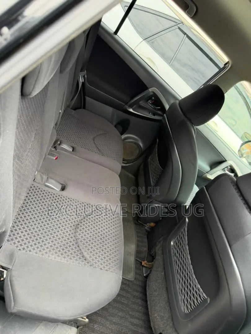 Toyota Vanguard 2010 Black