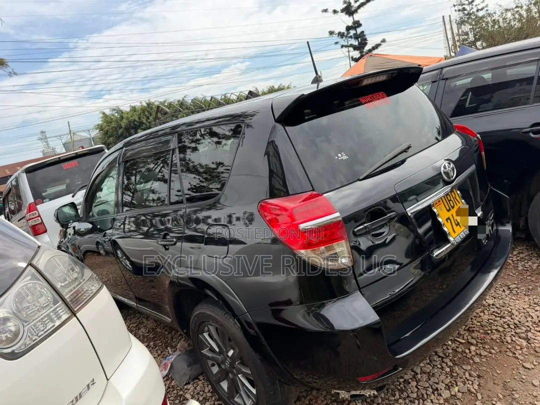 Toyota Vanguard 2010 Black