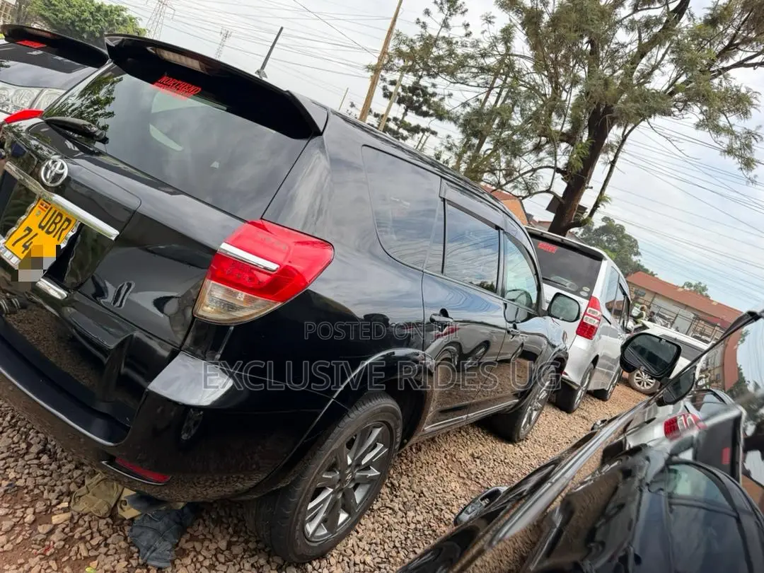Toyota Vanguard 2010 Black