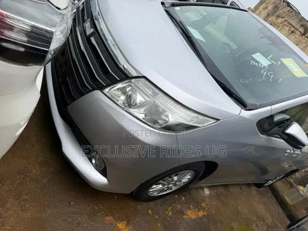 Toyota Noah 2.0 FWD (8 Seater) 2017 Silver
