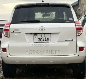 Toyota RAV4 4x4 2009 White