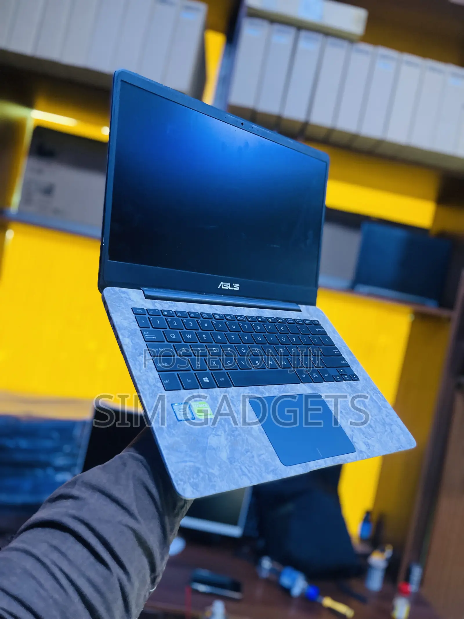 Laptop Asus A42DE 4GB Intel Core i5 SSD 256GB