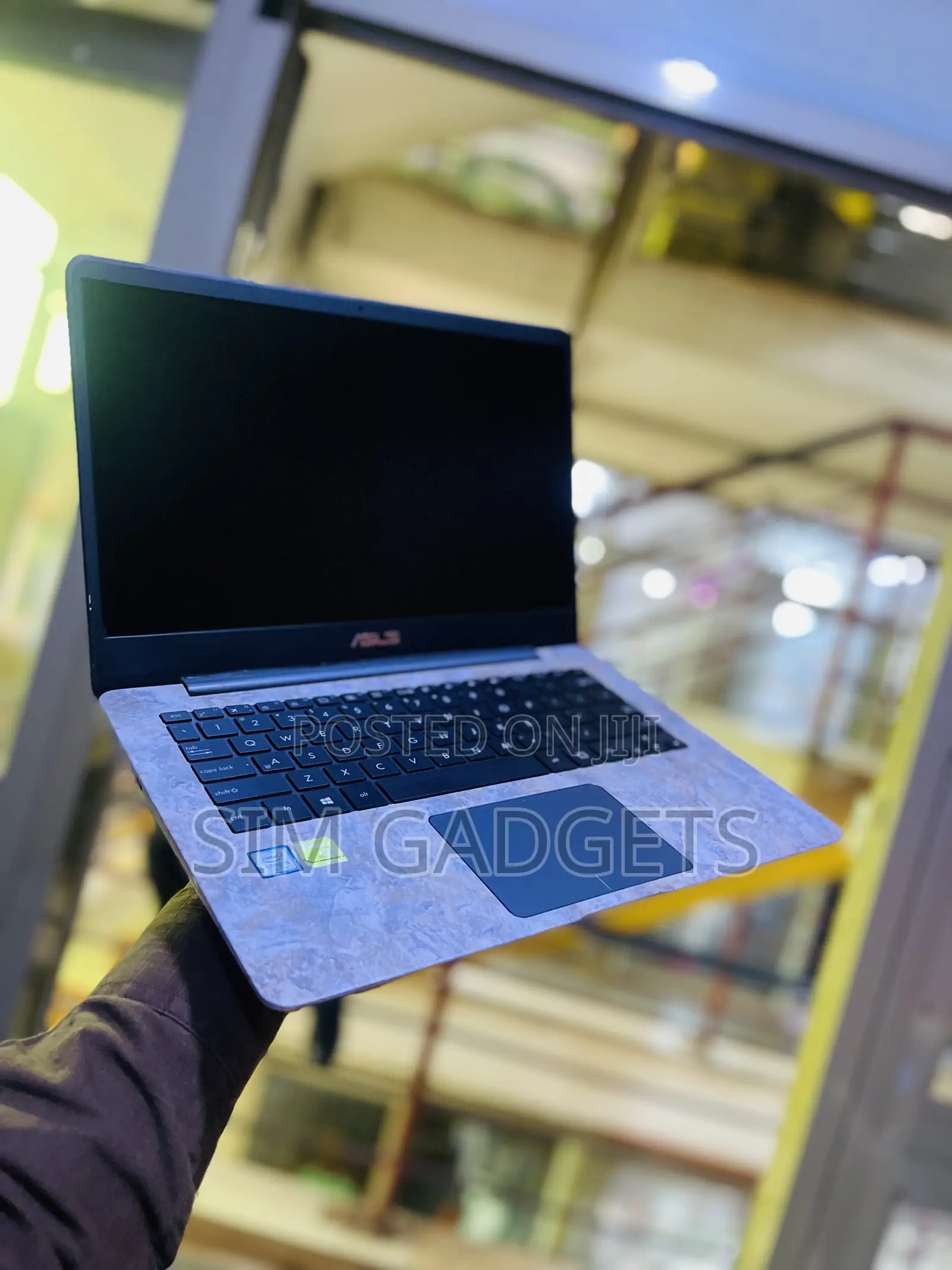 Laptop Asus A42DE 4GB Intel Core i5 SSD 256GB
