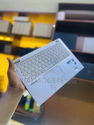 New Laptop Panasonic FZ-M1 4GB Intel Core i5 SSD 128GB